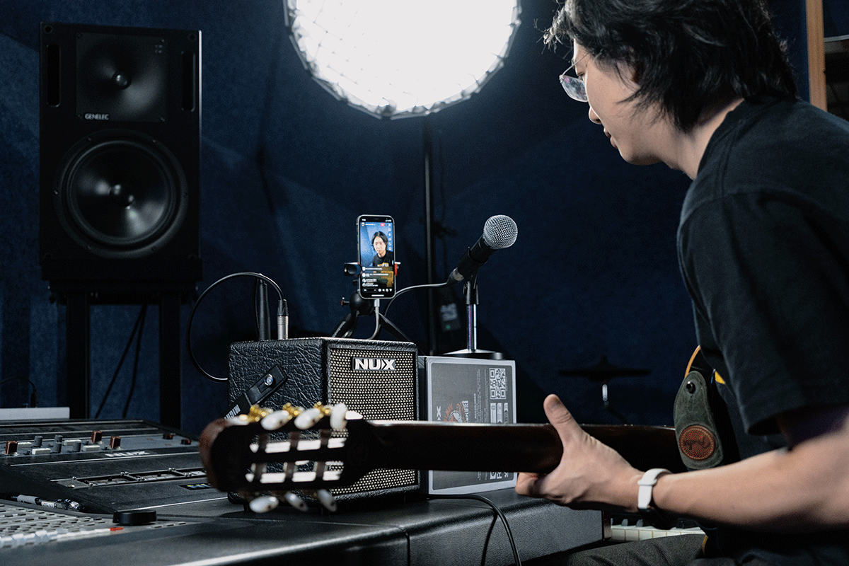 Ampli GUITARE ELECTRIQUE Portable 8W - 2 canaux Bluetooth NUX MIGHTY-8BT-MK2
