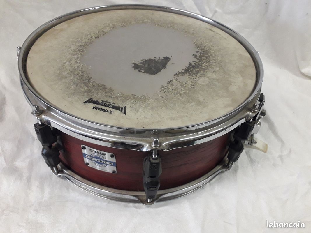 Caisse claire YAMAHA Stage Custom Advantage – Rouge foncé – Très bon état