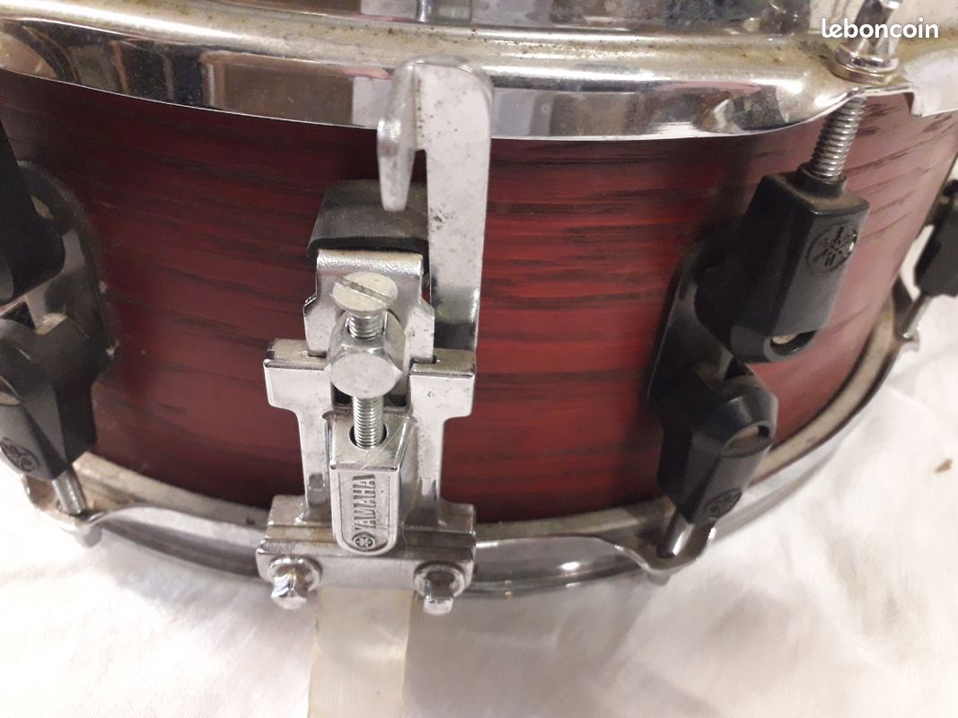 Caisse claire YAMAHA Stage Custom Advantage – Rouge foncé – Très bon état