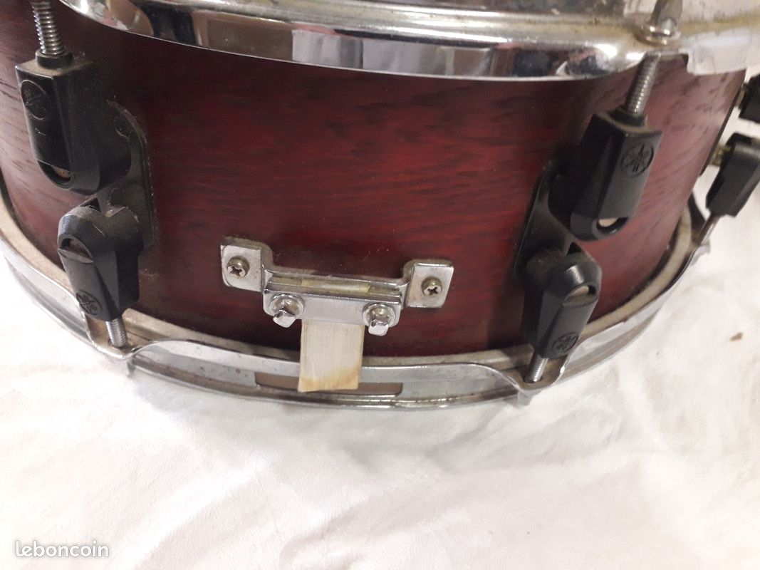 Caisse claire YAMAHA Stage Custom Advantage – Rouge foncé – Très bon état