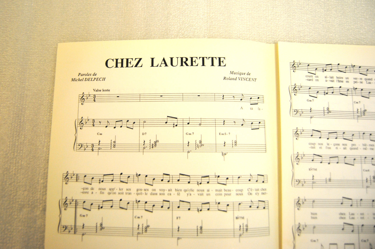 Partition CHEZ LAURETTE - piano chant - OCCASION