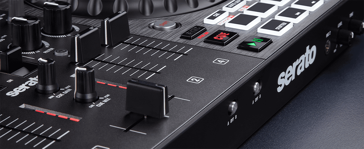 Numark NS4FX – Contrôleur DJ 4 voies avec carte son et écrans