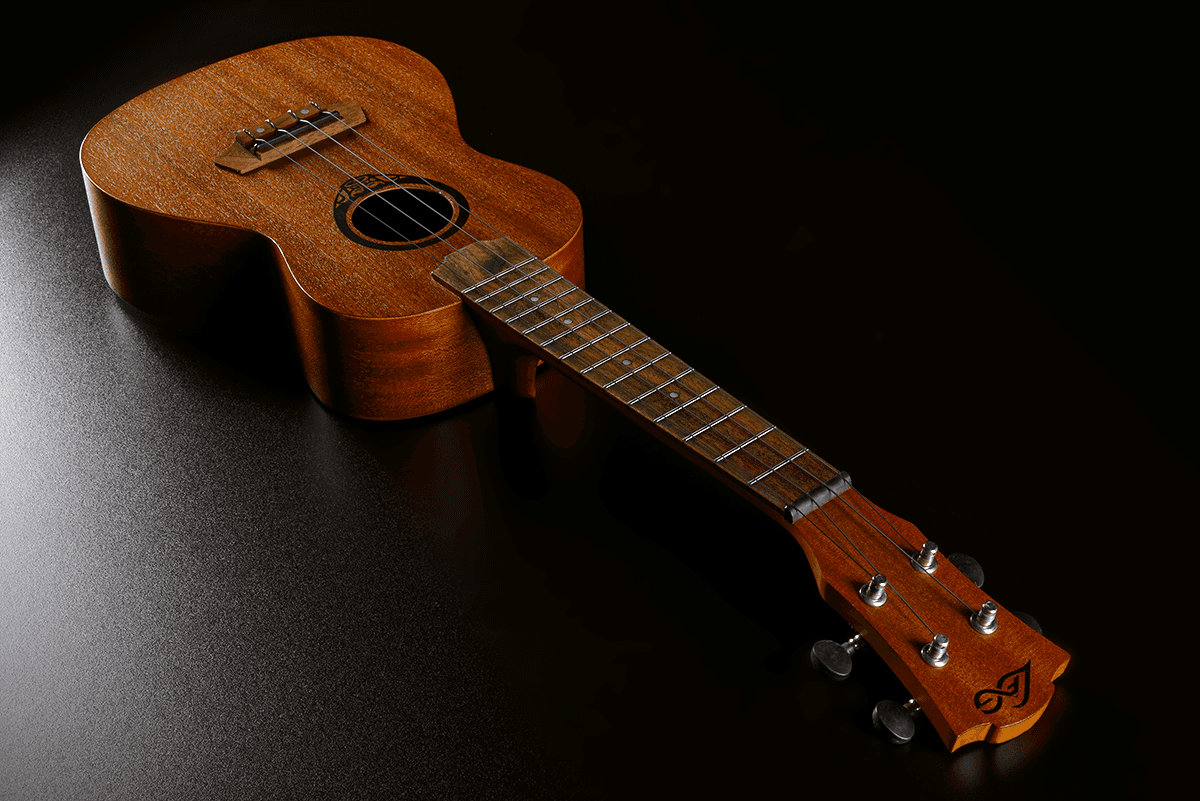 UKULELE CONCERT LAG TIKI UKU 8 TKU8C