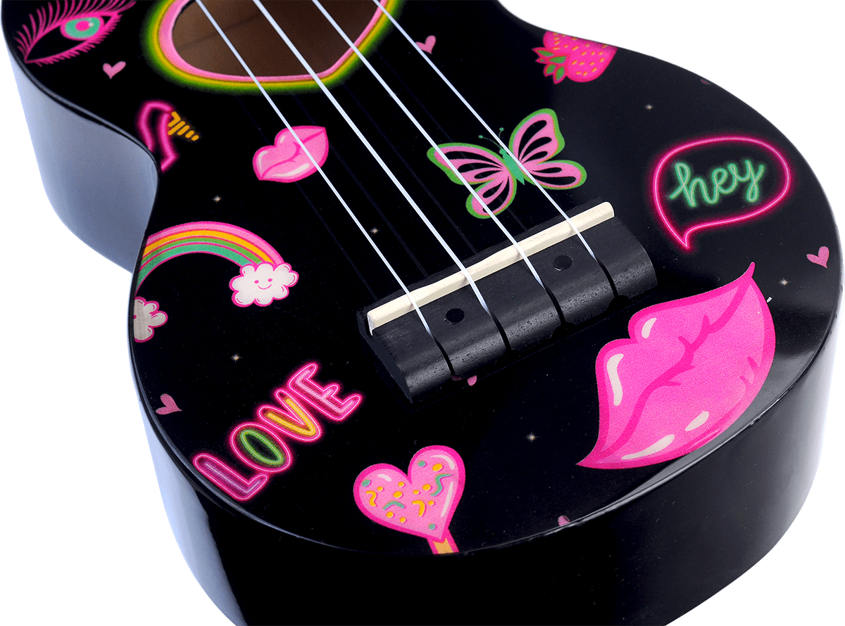 UKULELE SOPRANO COEURS ET FLEURS + HOUSSE MAHALO MA1HEBK