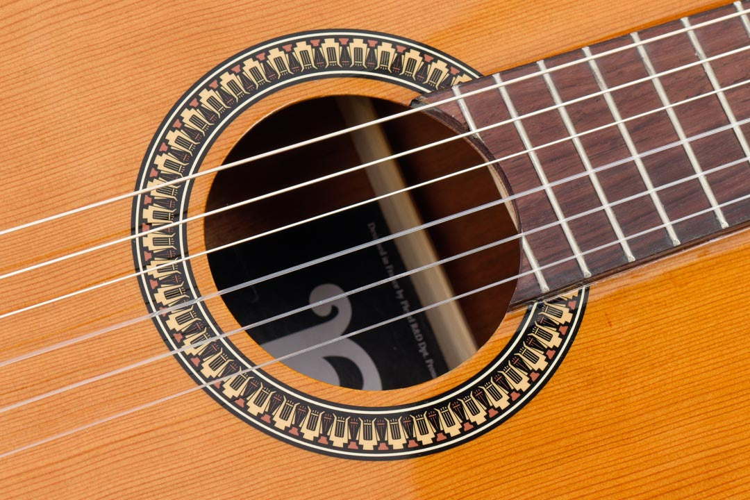 GUITARE CLASSIQUE 4/4 PLEYEL Table massif cèdre rouge - Glossy