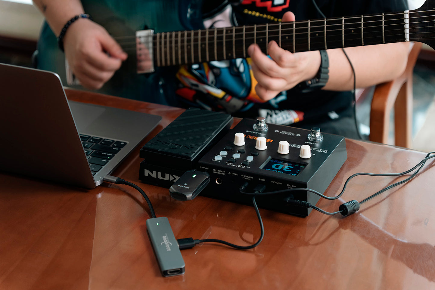 MULTI-EFFETS GUITARE COMPACT NUX MG300-MK2