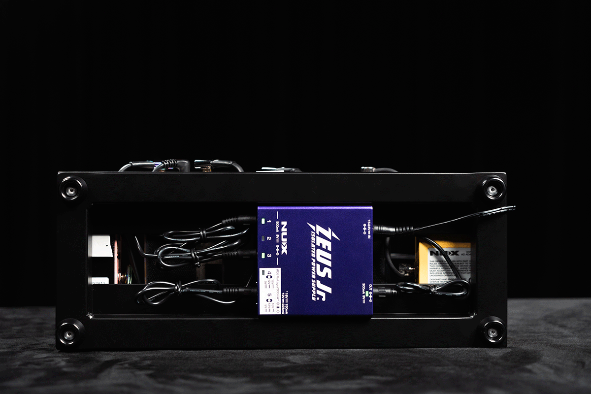 BOITIER D'ALIMENTATION POUR 6 PEDALES D'EFFET NUX ZEUS-JUNIOR