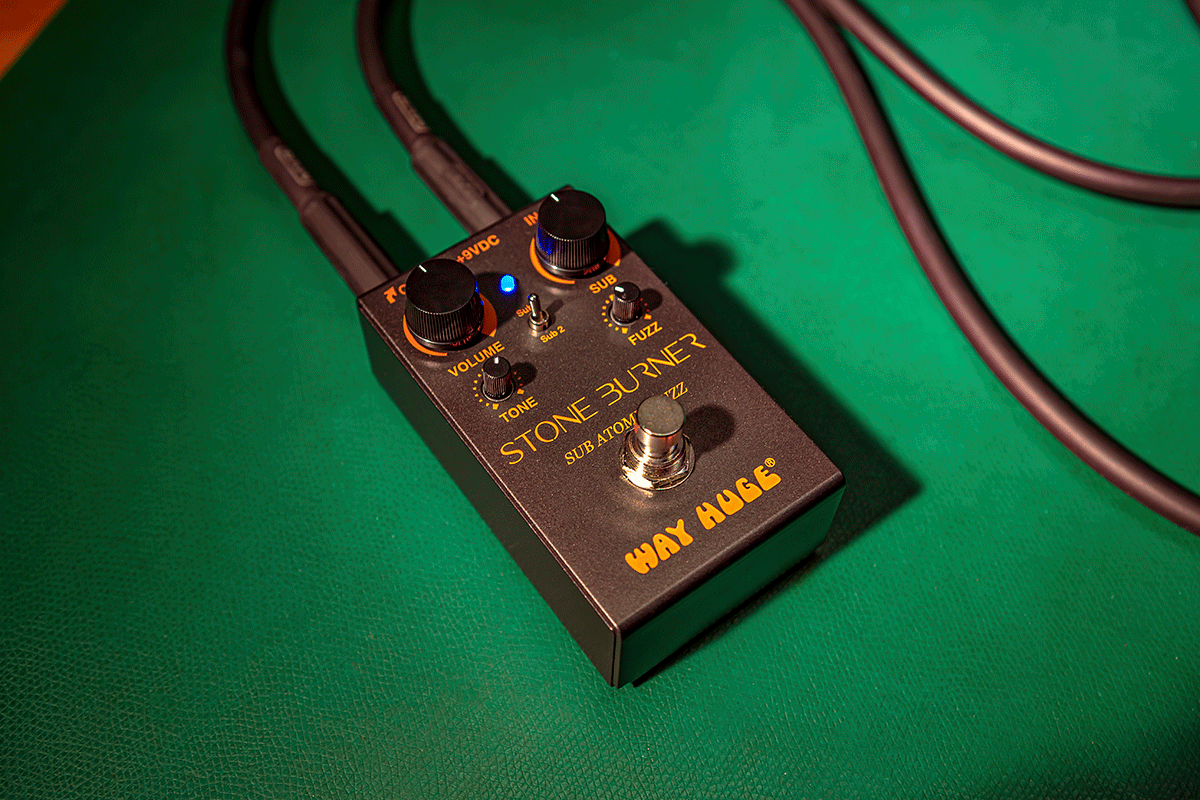 Pédale Fuzz Way Huge Stone Burner Sub Atomic Fuzz WM81