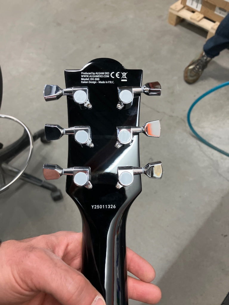 Guitare électrique type SG Eko DV300 noire  STOCK B