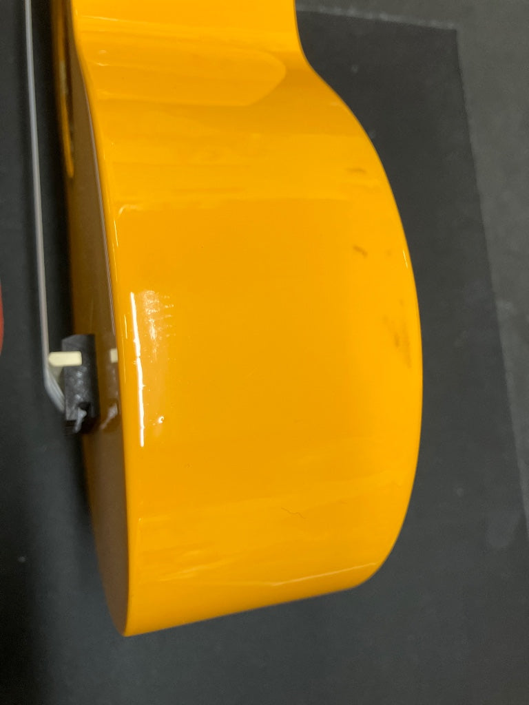 UKULELE SOPRANO MAHALO série RAINBOW JAUNE + HOUSSE MR1 - STOCK B
