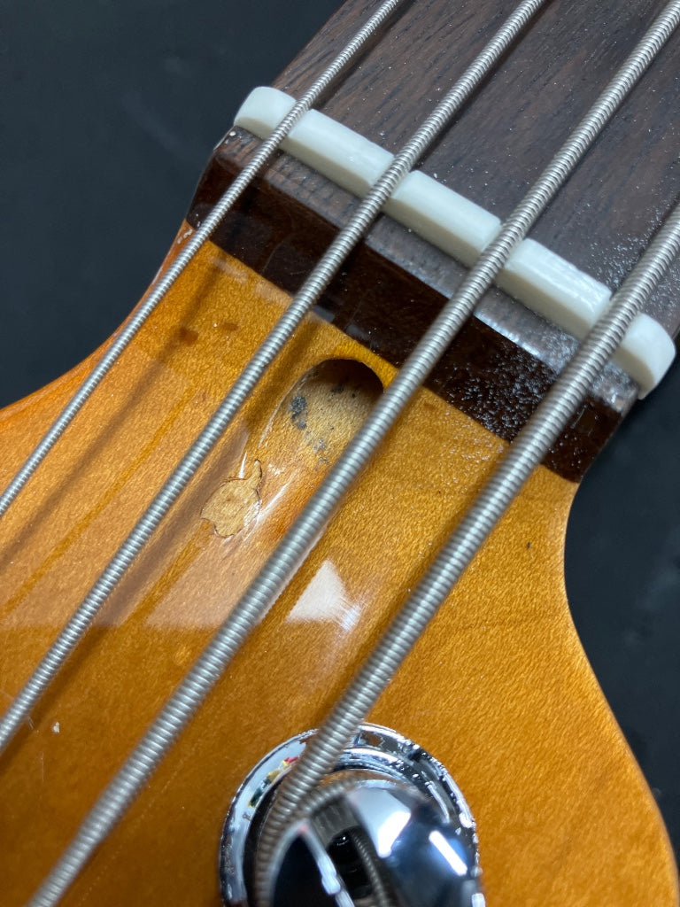 Basse électrique type Precision noire Eko PB300-BLK – STOCK B
