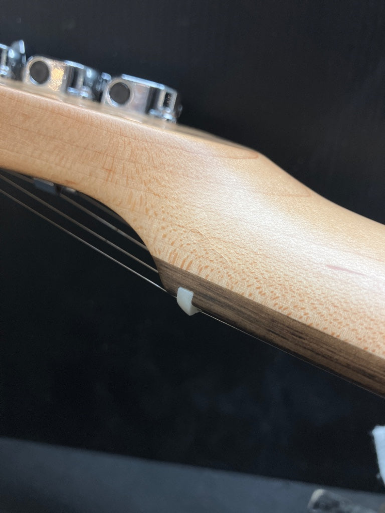 Guitare électrique sunburst EKO ST100-SB - STOCK B